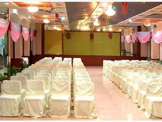 Hotel Park Inn Rajkot Exterior photo