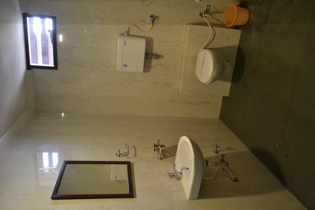 Hotel Park Inn Rajkot Room photo