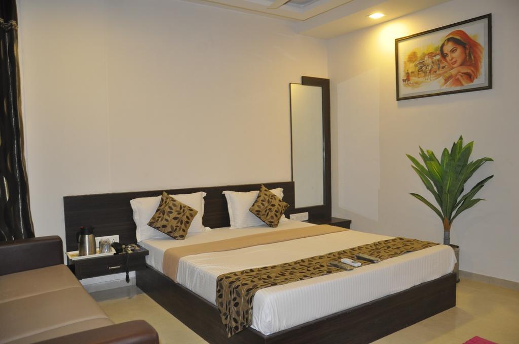 Hotel Park Inn Rajkot Exterior photo