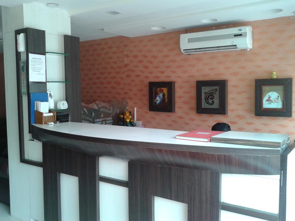 Hotel Park Inn Rajkot Exterior photo