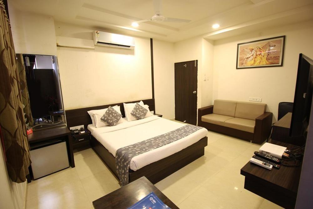 Hotel Park Inn Rajkot Exterior photo